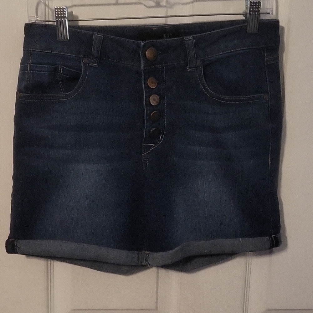 1822 Denim Indigo Blue Jean Shorts